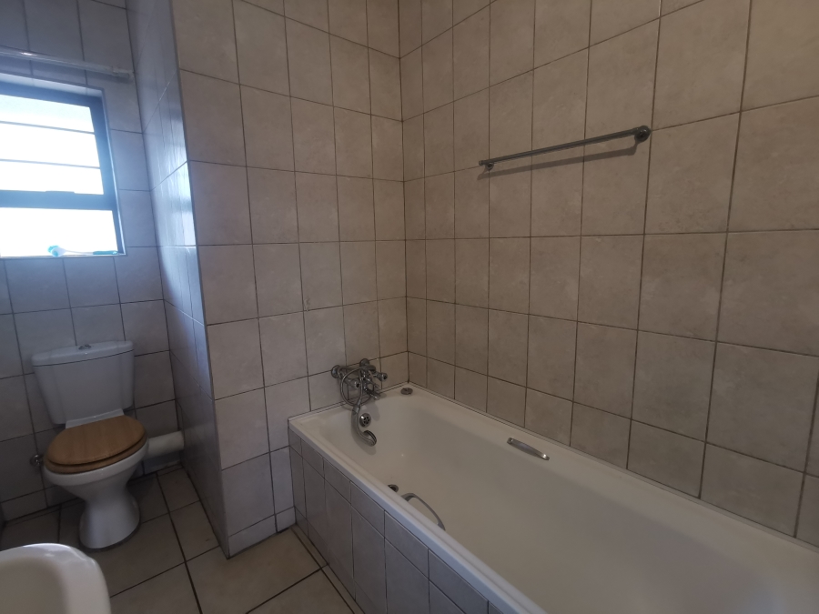 To Let 2 Bedroom Property for Rent in Bloubosrand Gauteng