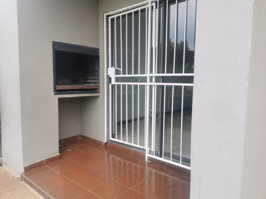 To Let 2 Bedroom Property for Rent in Bloubosrand Gauteng