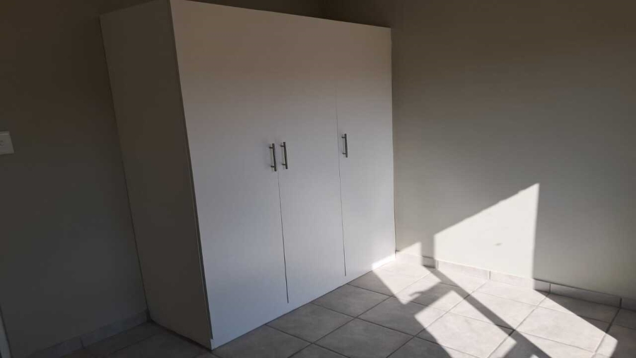 To Let 2 Bedroom Property for Rent in Kookrus Gauteng