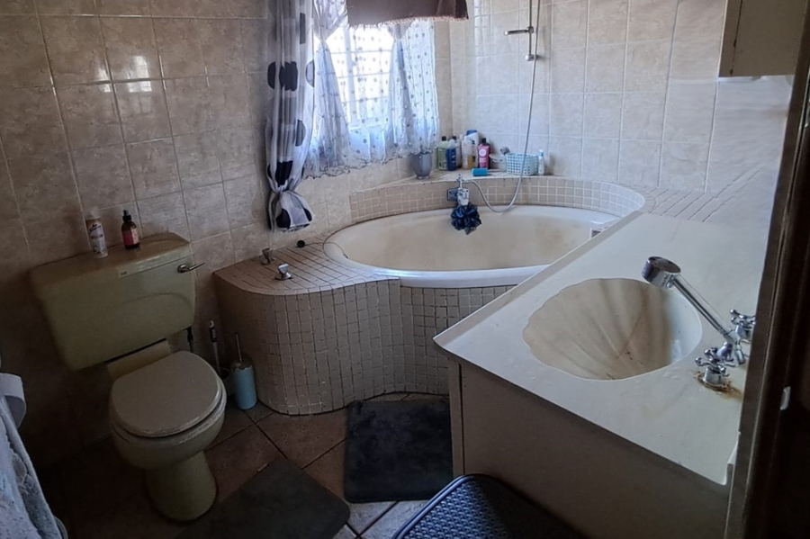 2 Bedroom Property for Sale in Horison Park Gauteng