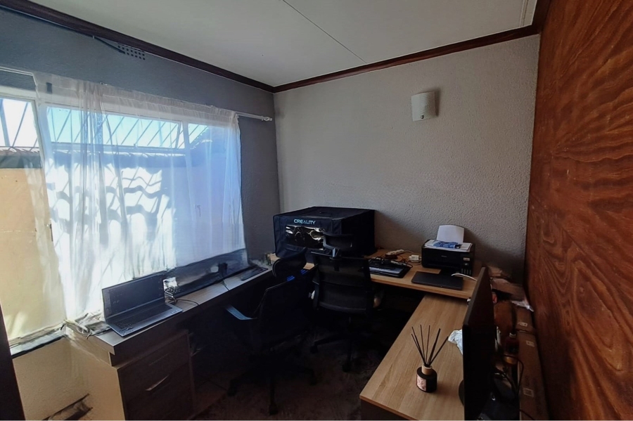 2 Bedroom Property for Sale in Horison Park Gauteng