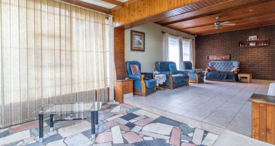 6 Bedroom Property for Sale in Rewlatch Gauteng
