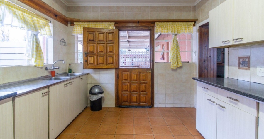 6 Bedroom Property for Sale in Rewlatch Gauteng