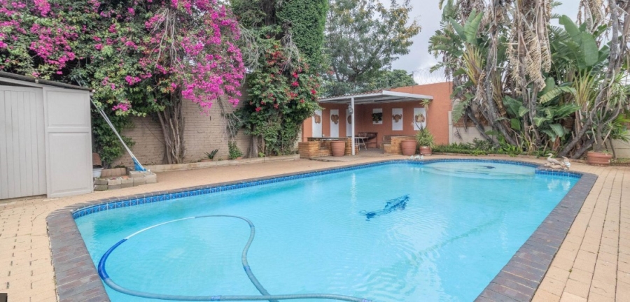 6 Bedroom Property for Sale in Rewlatch Gauteng