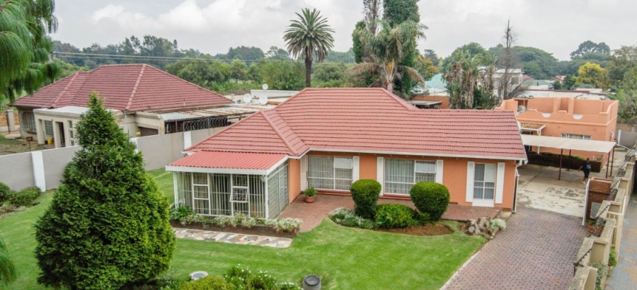 6 Bedroom Property for Sale in Rewlatch Gauteng
