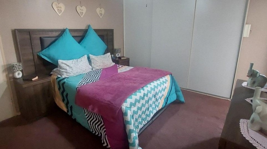 9 Bedroom Property for Sale in Tulisa Park Gauteng