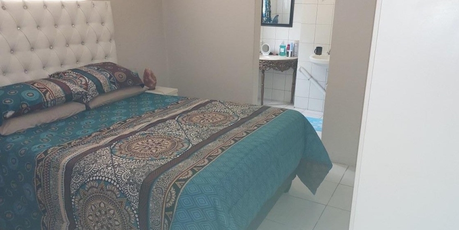 9 Bedroom Property for Sale in Tulisa Park Gauteng