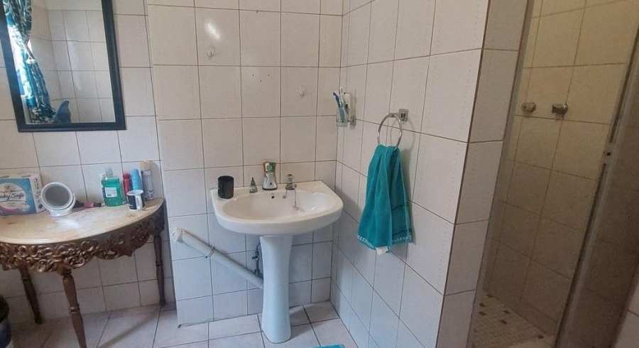 9 Bedroom Property for Sale in Tulisa Park Gauteng