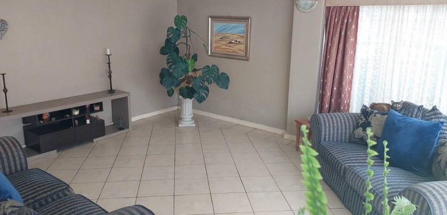 9 Bedroom Property for Sale in Tulisa Park Gauteng