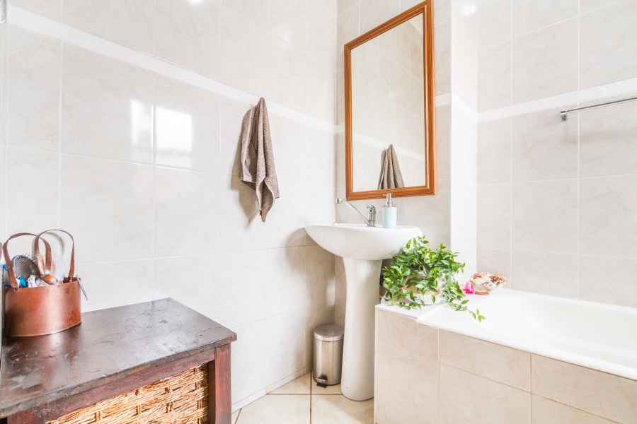 3 Bedroom Property for Sale in La Montagne Gauteng