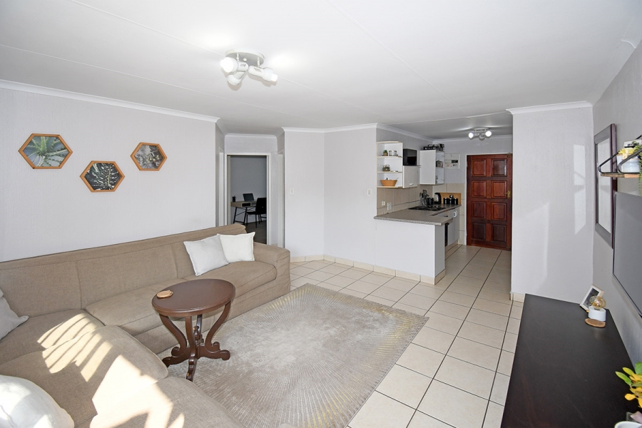 2 Bedroom Property for Sale in Sonneglans Gauteng