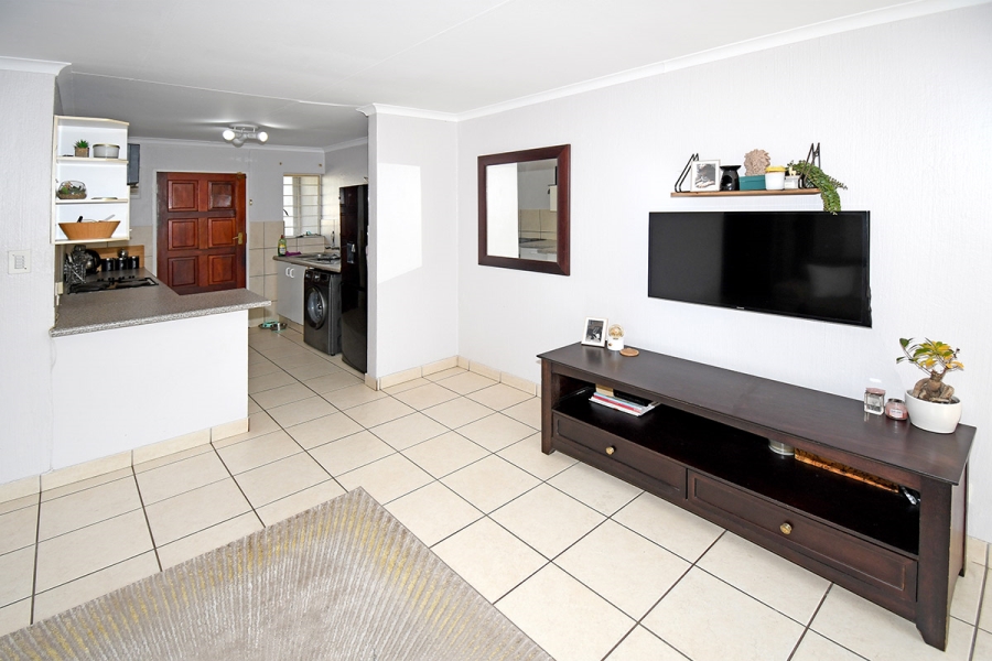 2 Bedroom Property for Sale in Sonneglans Gauteng