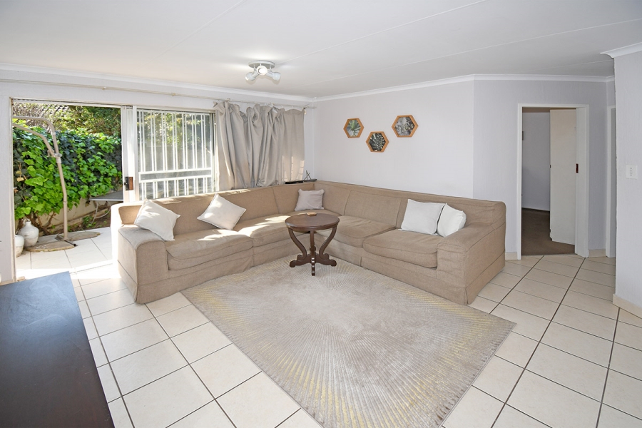 2 Bedroom Property for Sale in Sonneglans Gauteng