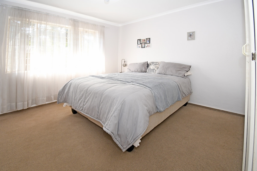 2 Bedroom Property for Sale in Sonneglans Gauteng