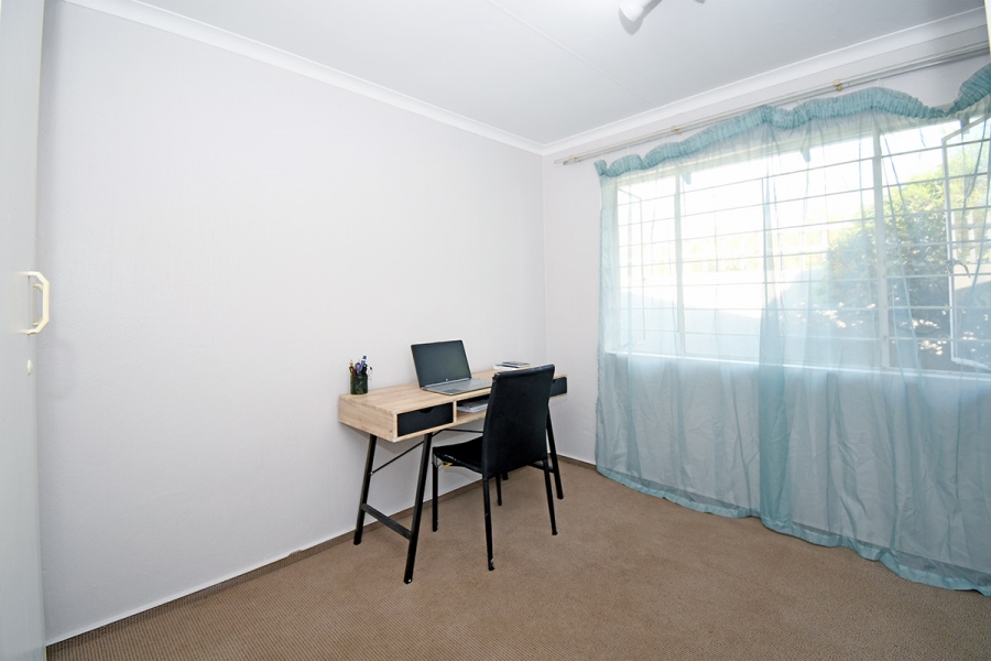 2 Bedroom Property for Sale in Sonneglans Gauteng