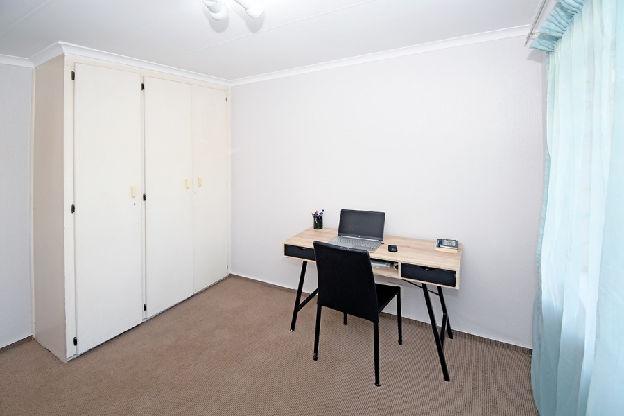 2 Bedroom Property for Sale in Sonneglans Gauteng
