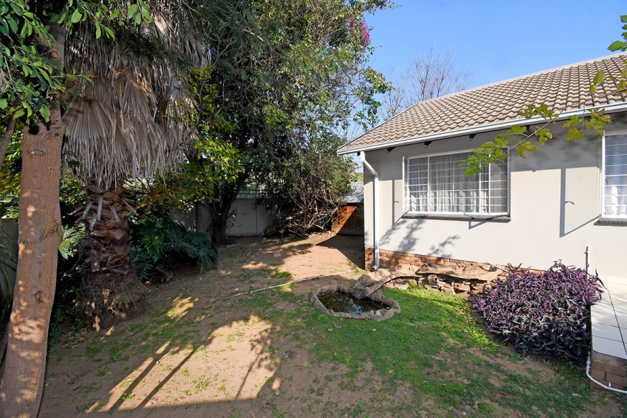 2 Bedroom Property for Sale in Sonneglans Gauteng
