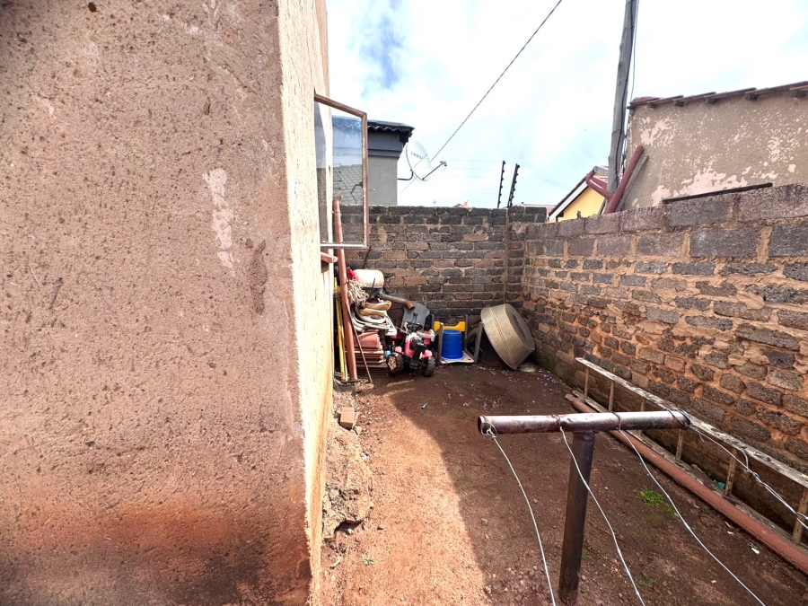 4 Bedroom Property for Sale in Clayville Gauteng