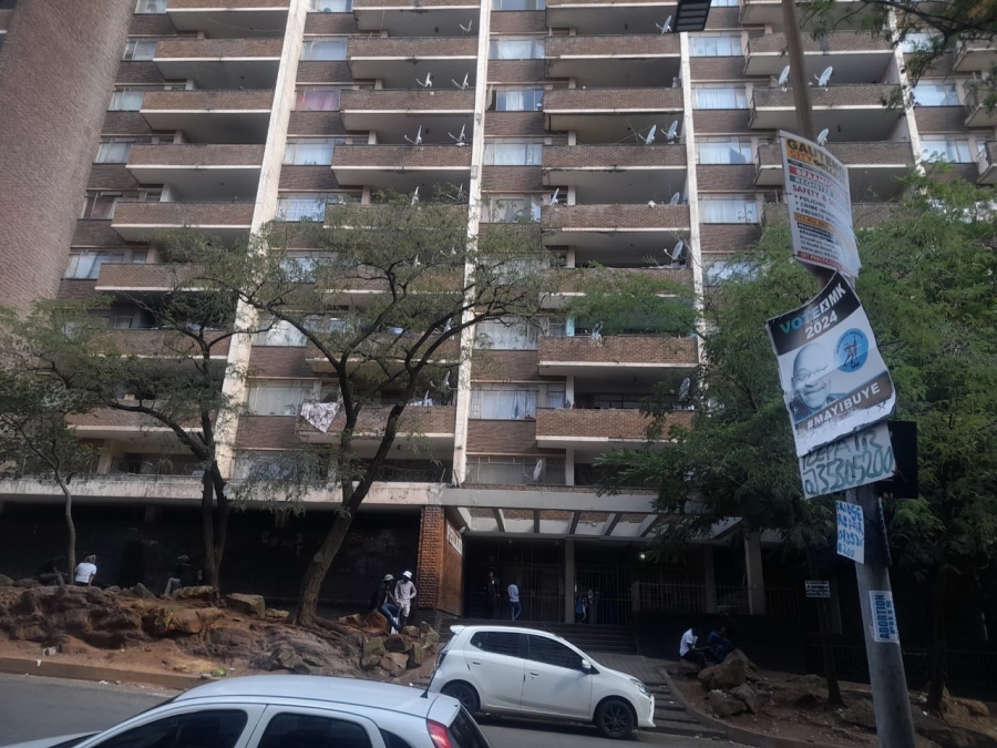 2 Bedroom Property for Sale in Hillbrow Gauteng