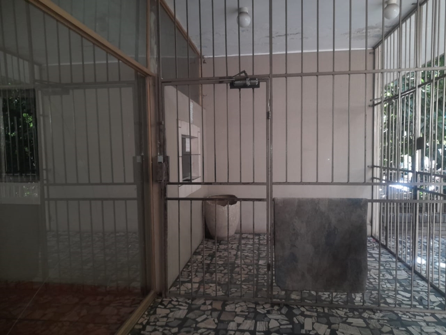 2 Bedroom Property for Sale in Hillbrow Gauteng