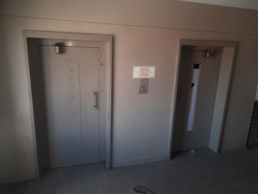 2 Bedroom Property for Sale in Hillbrow Gauteng