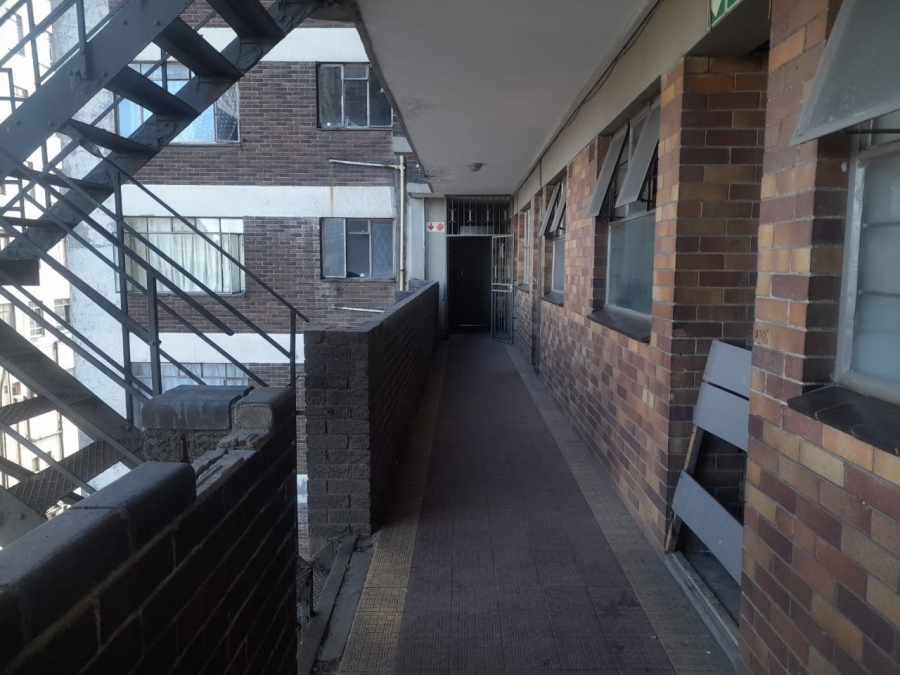 2 Bedroom Property for Sale in Hillbrow Gauteng