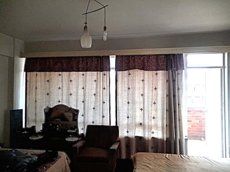 2 Bedroom Property for Sale in Hillbrow Gauteng