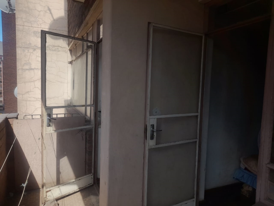2 Bedroom Property for Sale in Hillbrow Gauteng