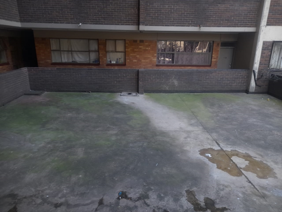 2 Bedroom Property for Sale in Hillbrow Gauteng