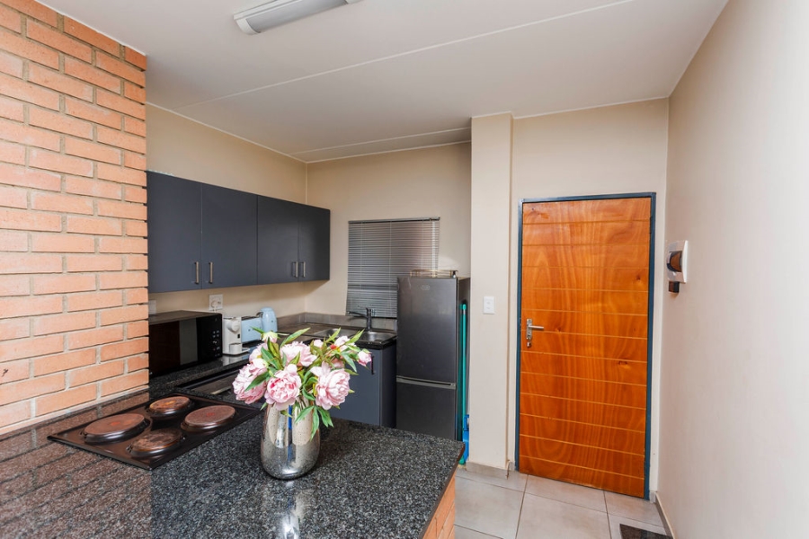 2 Bedroom Property for Sale in Waterfall Ridge Gauteng