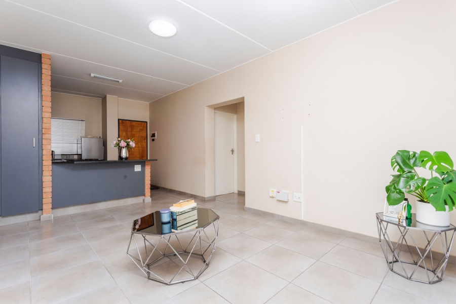 2 Bedroom Property for Sale in Waterfall Ridge Gauteng