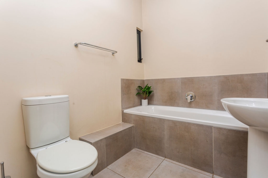 2 Bedroom Property for Sale in Waterfall Ridge Gauteng