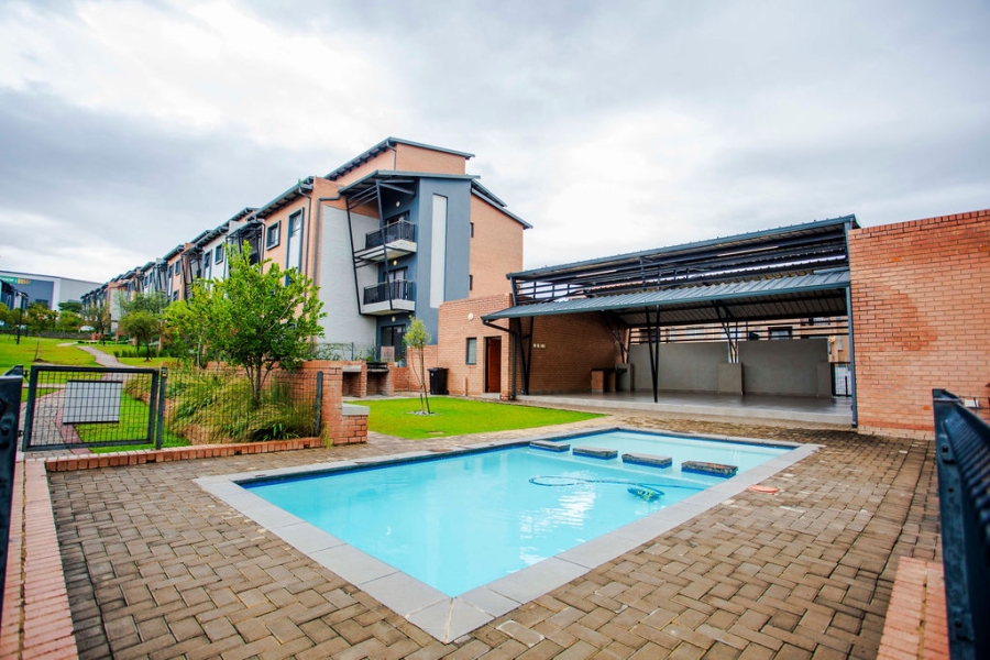 2 Bedroom Property for Sale in Waterfall Ridge Gauteng