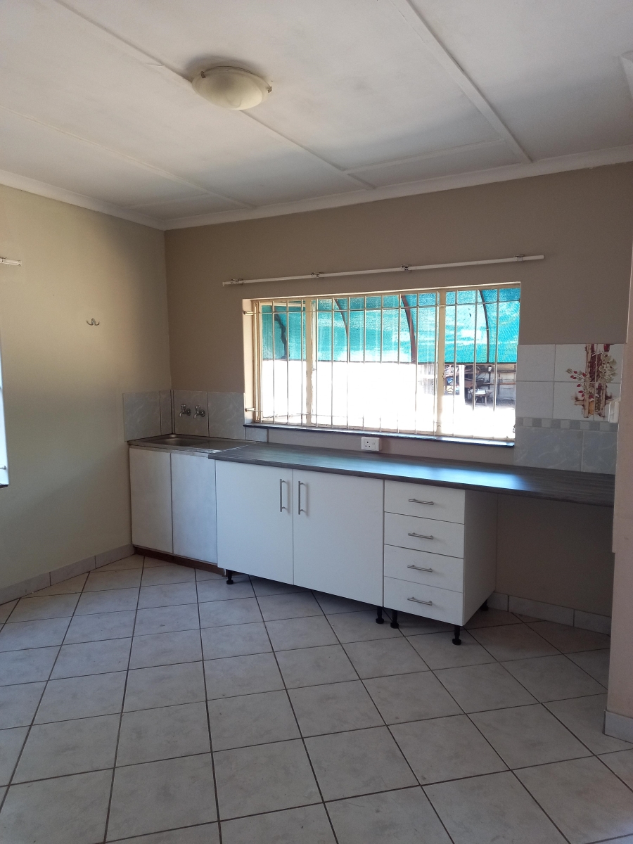 To Let 1 Bedroom Property for Rent in Moregloed Gauteng