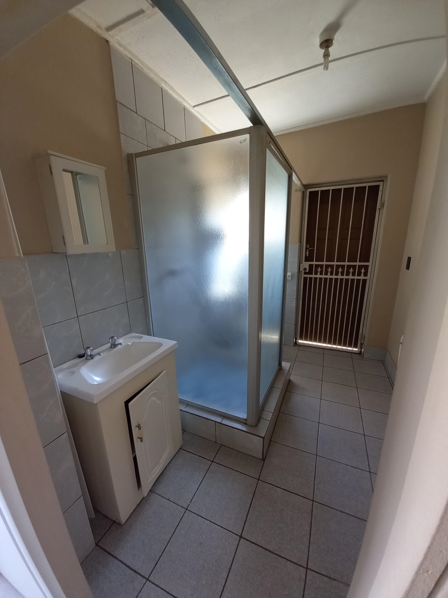 To Let 1 Bedroom Property for Rent in Moregloed Gauteng