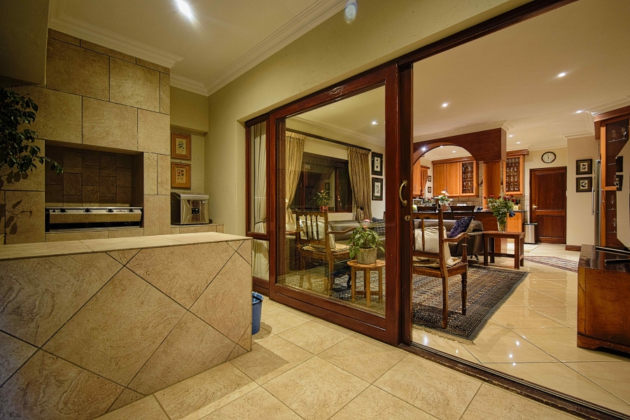 4 Bedroom Property for Sale in Woodmead Gauteng
