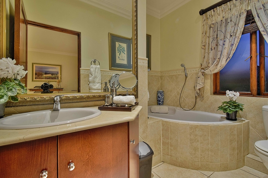 4 Bedroom Property for Sale in Woodmead Gauteng
