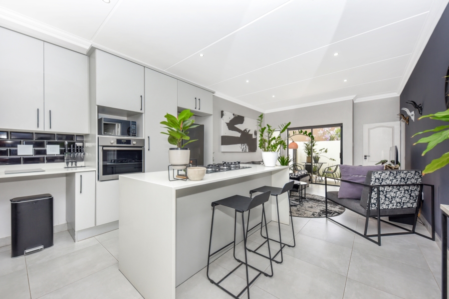 To Let 2 Bedroom Property for Rent in Bryanston Gauteng
