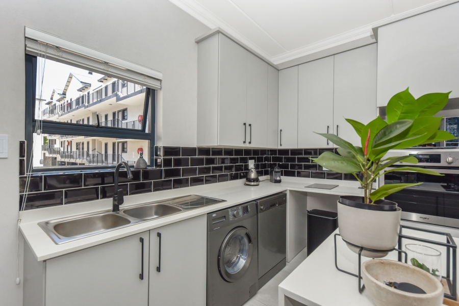 To Let 2 Bedroom Property for Rent in Bryanston Gauteng