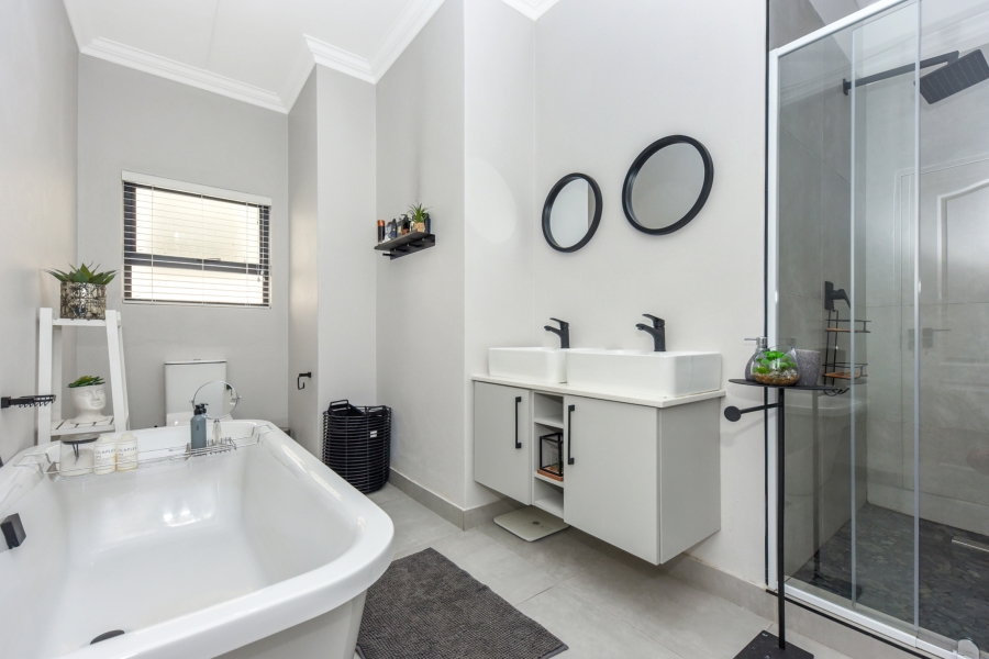 To Let 2 Bedroom Property for Rent in Bryanston Gauteng