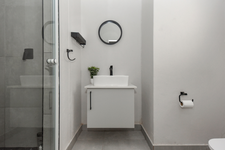 To Let 2 Bedroom Property for Rent in Bryanston Gauteng