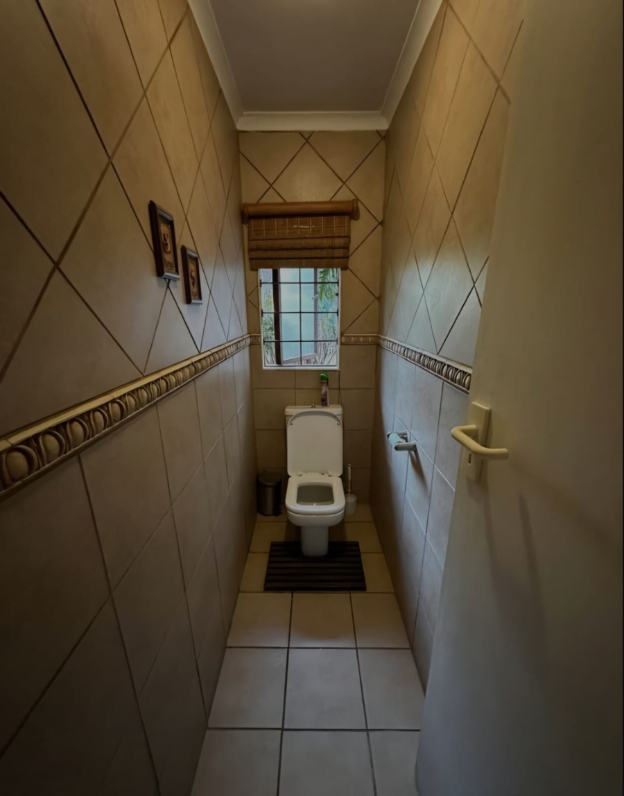 To Let 4 Bedroom Property for Rent in Waverley Gauteng