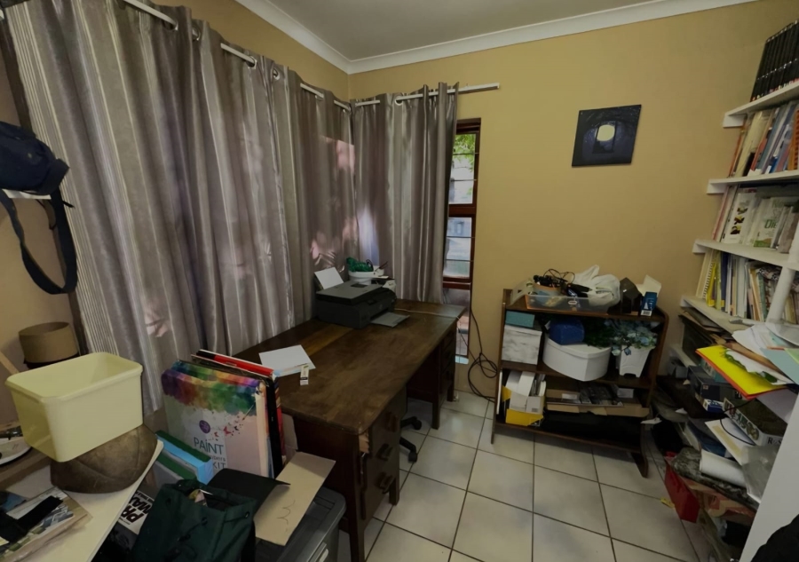 To Let 4 Bedroom Property for Rent in Waverley Gauteng
