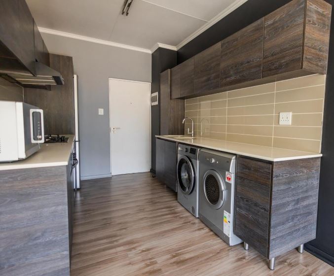 1 Bedroom Property for Sale in Oakdene Gauteng