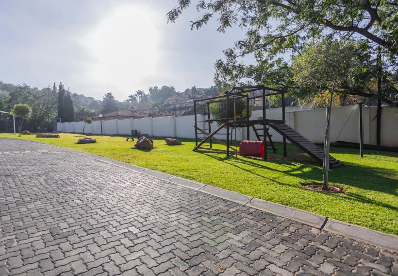 1 Bedroom Property for Sale in Oakdene Gauteng