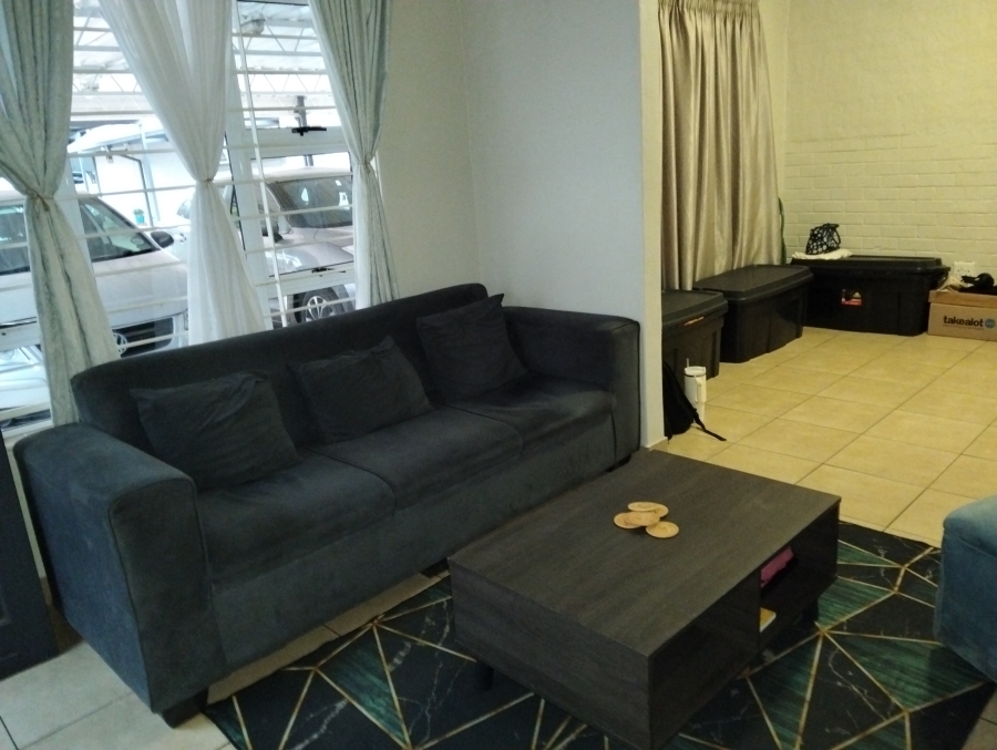 To Let 1 Bedroom Property for Rent in Emmarentia Gauteng