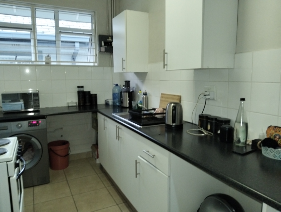 To Let 1 Bedroom Property for Rent in Emmarentia Gauteng