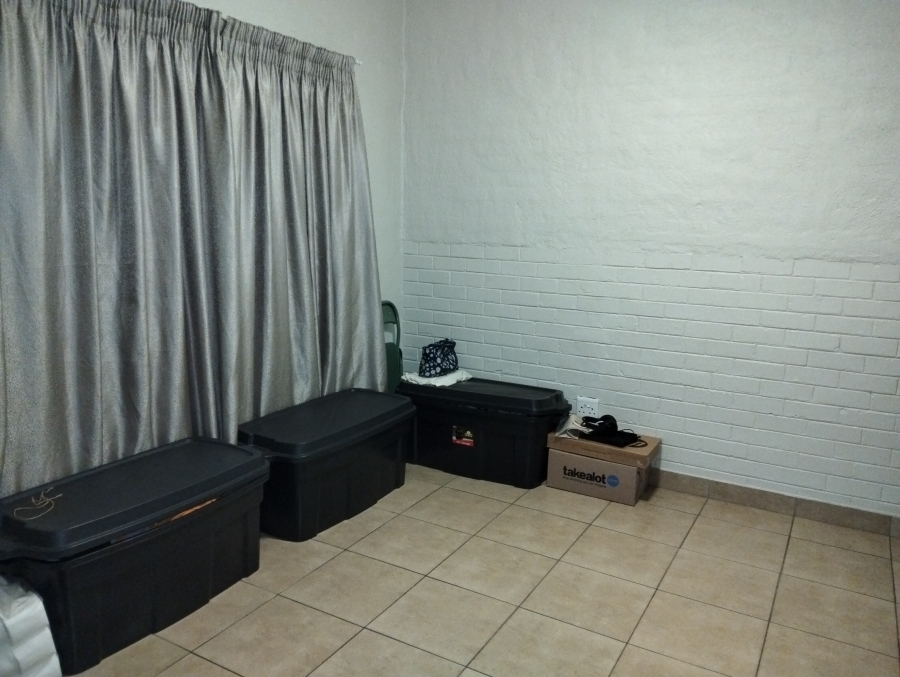 To Let 1 Bedroom Property for Rent in Emmarentia Gauteng
