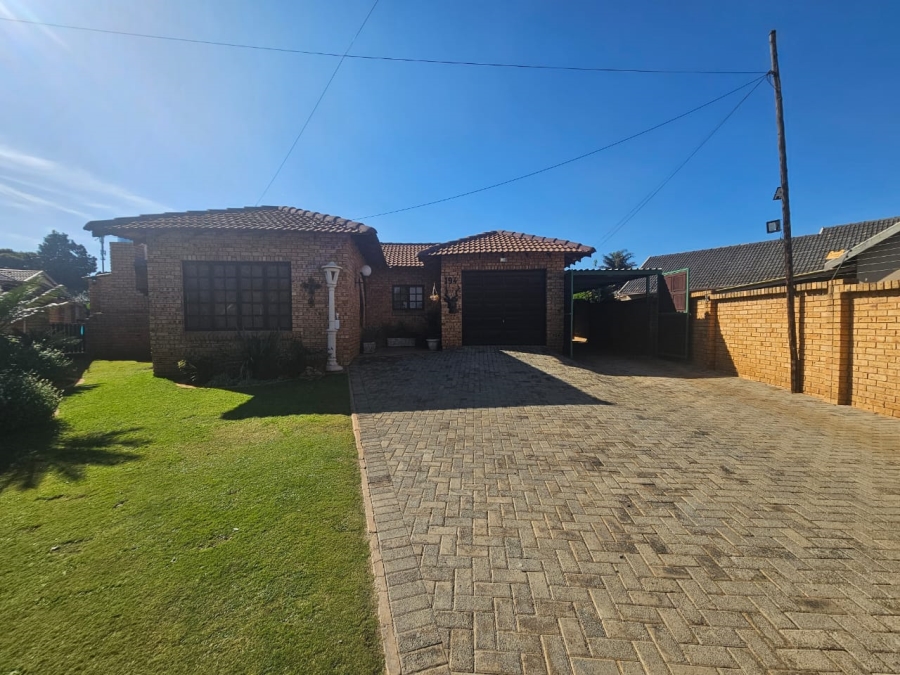 3 Bedroom Property for Sale in Greenhills Gauteng
