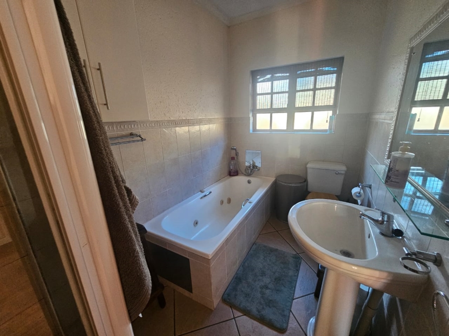 3 Bedroom Property for Sale in Greenhills Gauteng